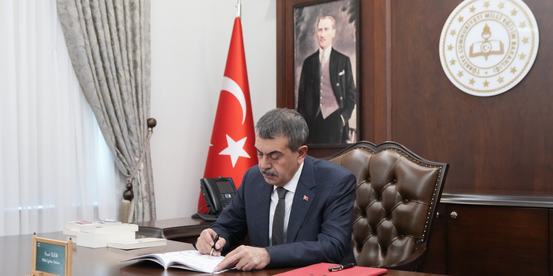 BAKAN TEKİN’DEN ŞEHİT ÖĞRETMEN AYBÜKE YALÇIN’I ANMA MESAJI